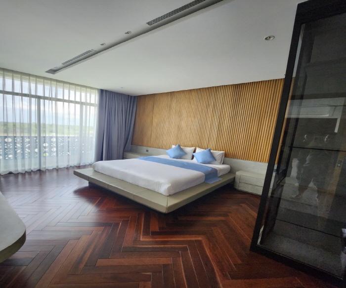 호치민 풀빌라 3색 골프 패키지 (8인 단독)