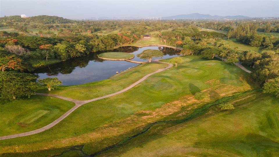 시라차 시내 다색 골프 여행 패키지