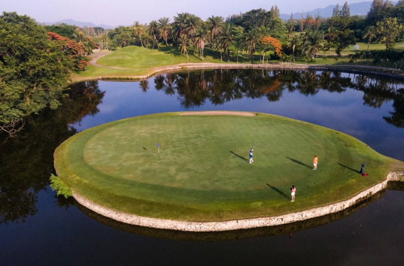 시라차 시내 다색 골프 여행 패키지