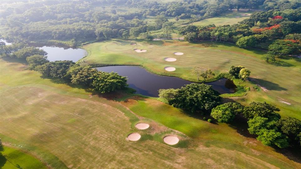 시라차 시내 다색 골프 여행 패키지